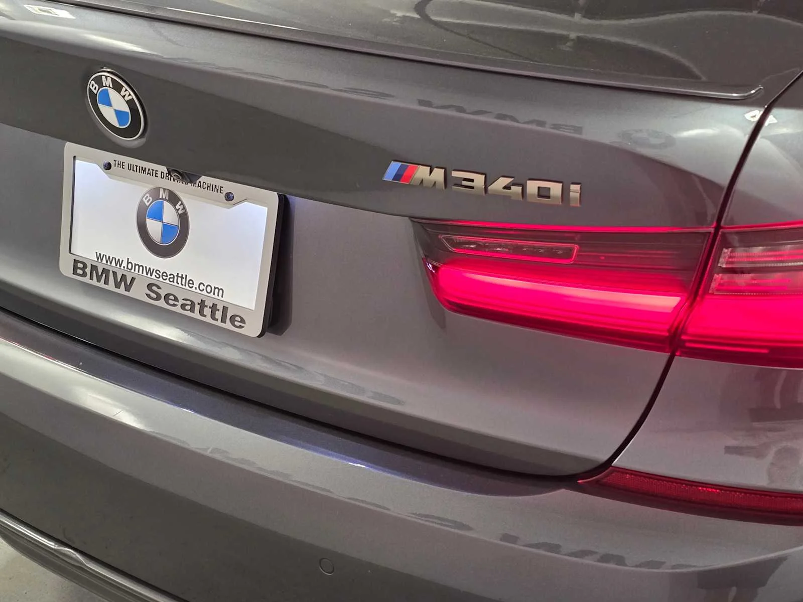 Used 2021 Mineral Gray Metallic BMW xDrive image 7