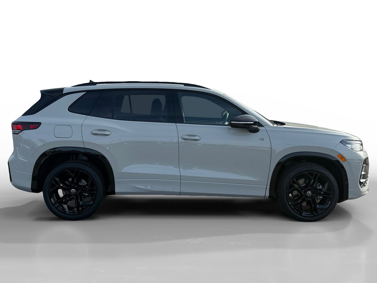 New 2026 Sandstone Volkswagen SE R-Line Black image 6