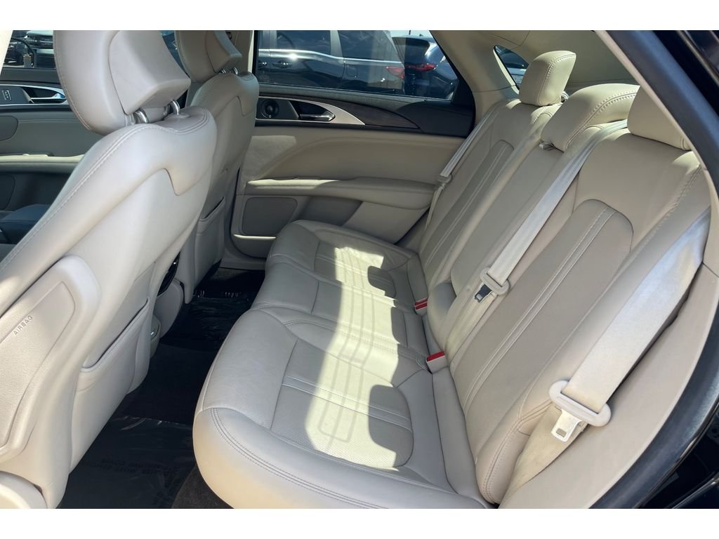 Used 2018 Black Velvet Lincoln Hybrid Reserve image 15