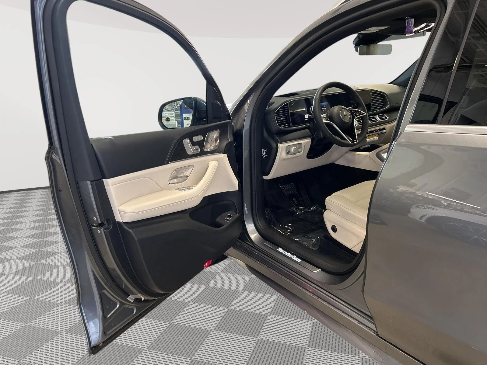 New 2026 Selenite Grey Metallic Mercedes-Benz GLE 350 image 11