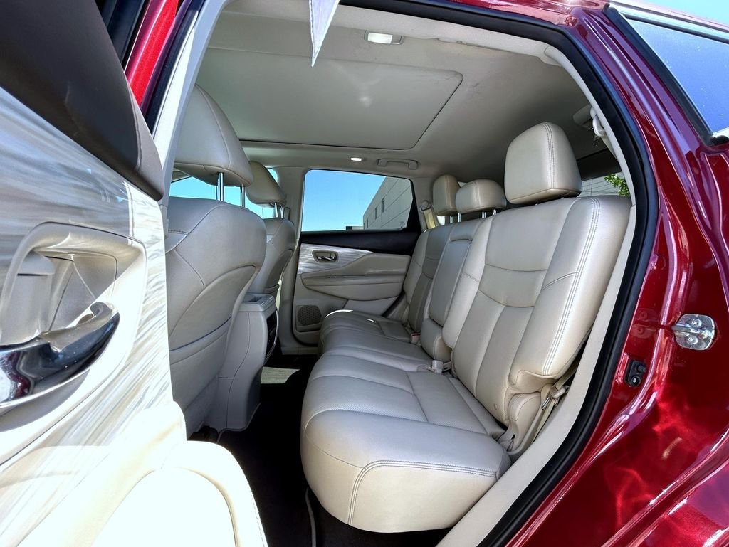 Used 2017 Red Nissan Platinum image 20