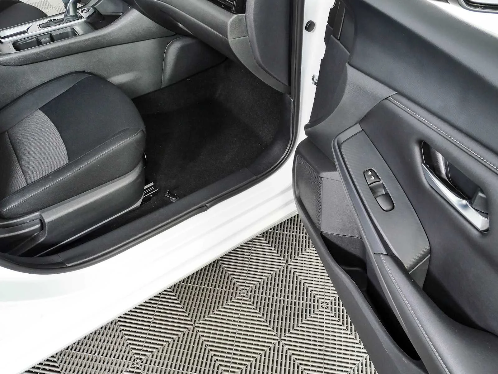 Used 2023 Fresh Powder Nissan SV image 21