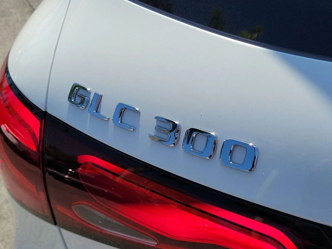 New 2026 Polar White Mercedes-Benz GLC 300 image 7