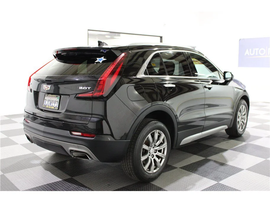 Used 2019 Stellar Black Metallic Cadillac FWD Premium Luxury image 4