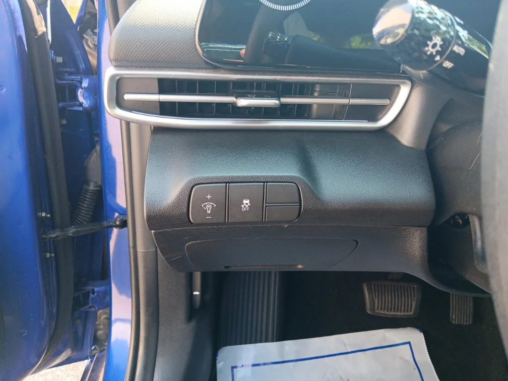 Used 2024 Intense Blue Hyundai SEL image 16