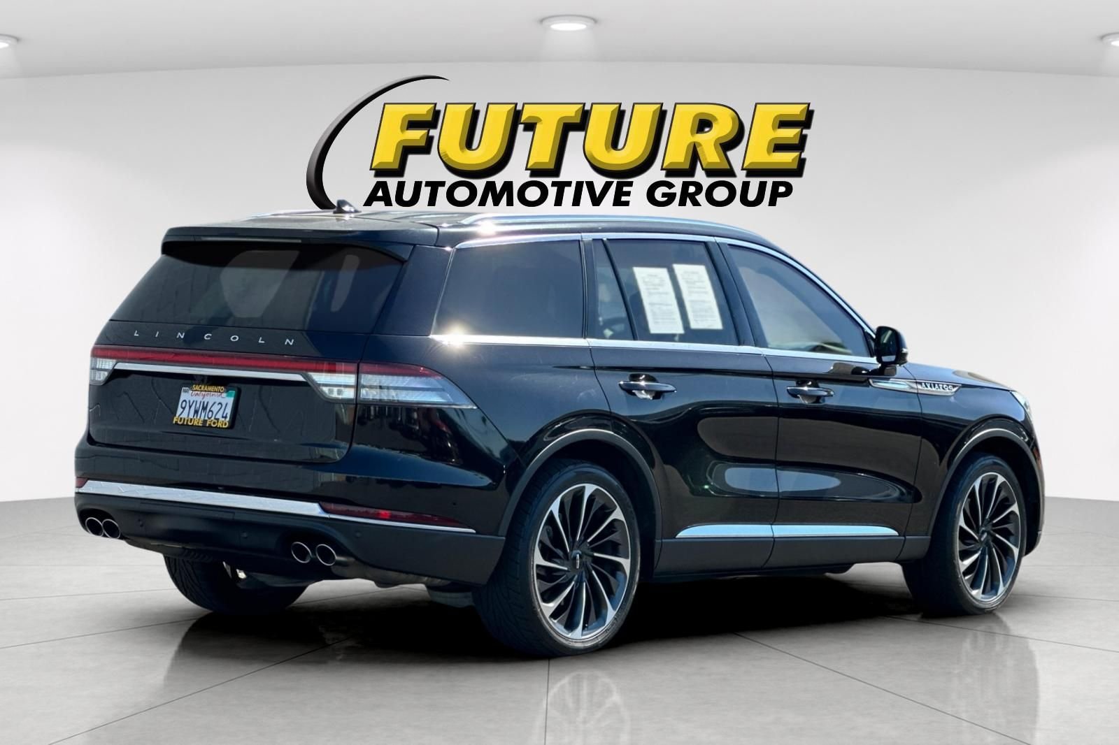 Used 2020 Black Lincoln Reserve image 3