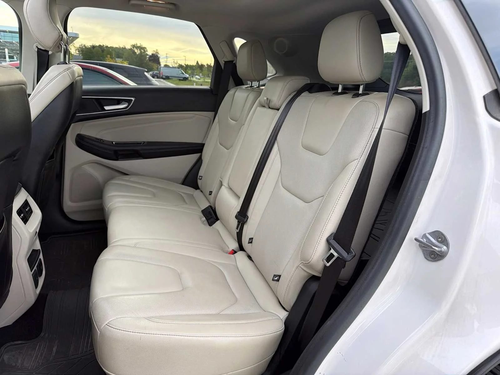 Used 2015 White Platinum Metallic Tri-Coat Ford Titanium image 21