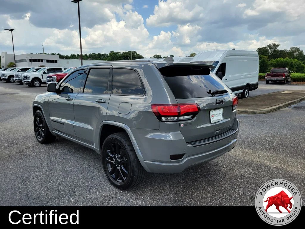 Used 2021 Gray Jeep Laredo X image 3