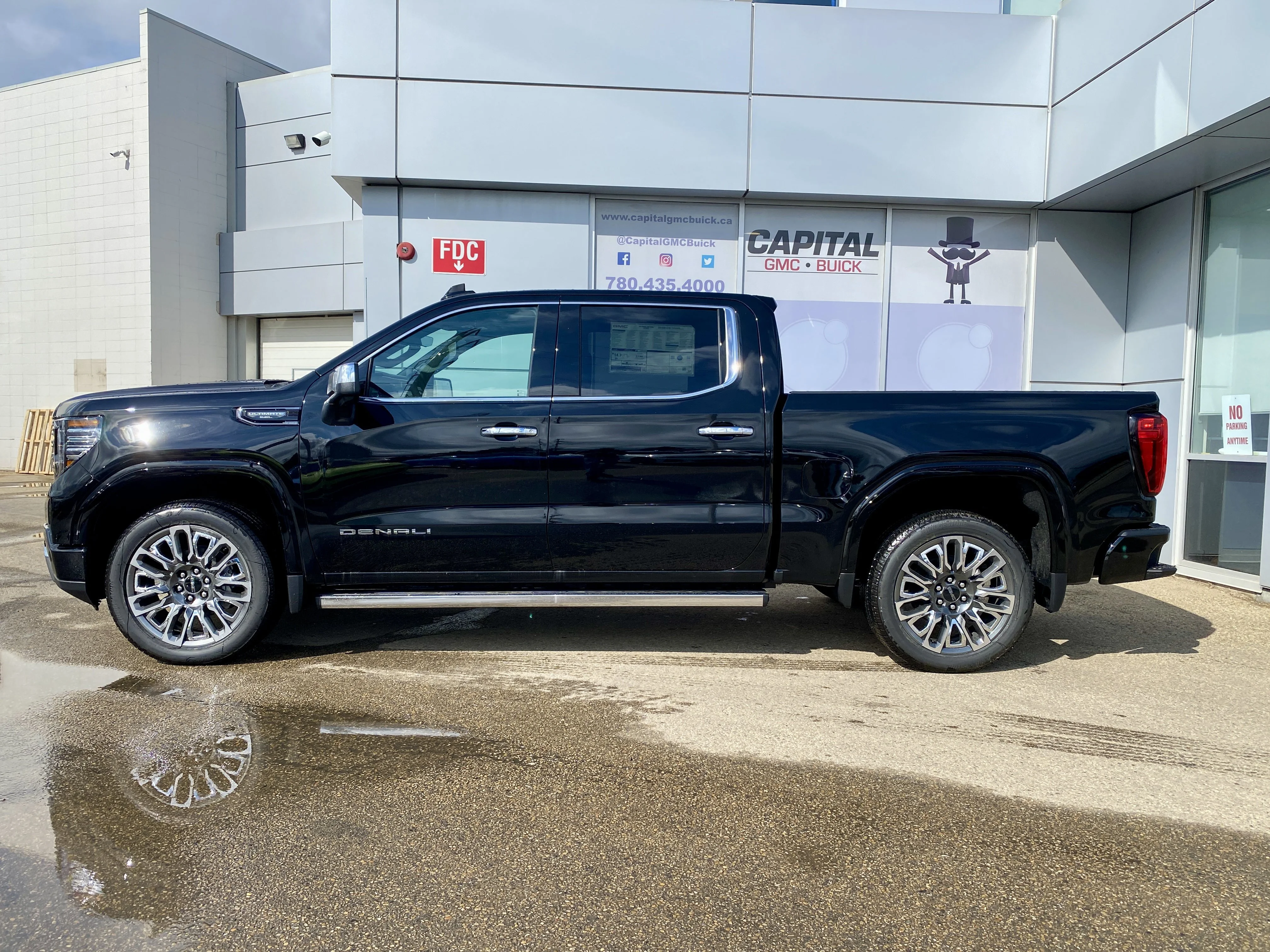 New 2026 ONYX BLACK GMC Denali Ultimate image 3