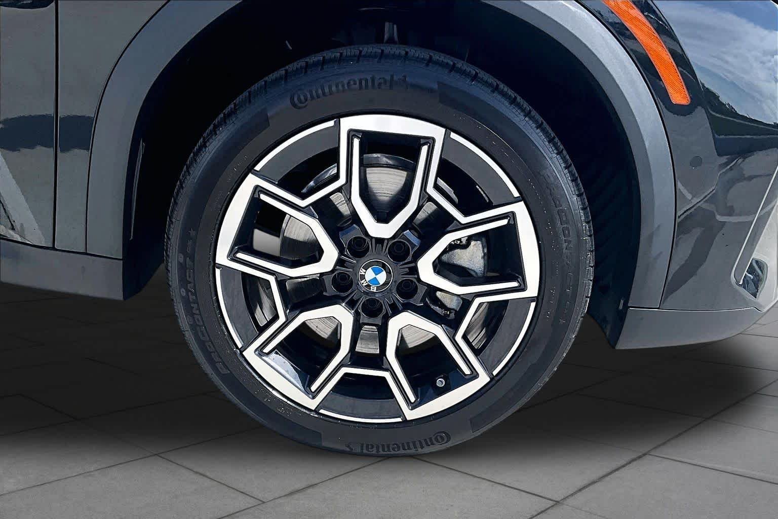 Used 2026 Black Sapphire Metallic BMW xDrive28i image 10