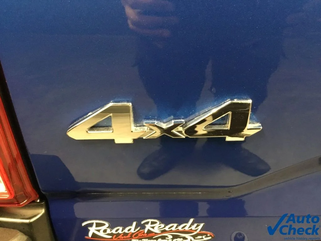 Used 2017 Blue Toyota SR5 image 8