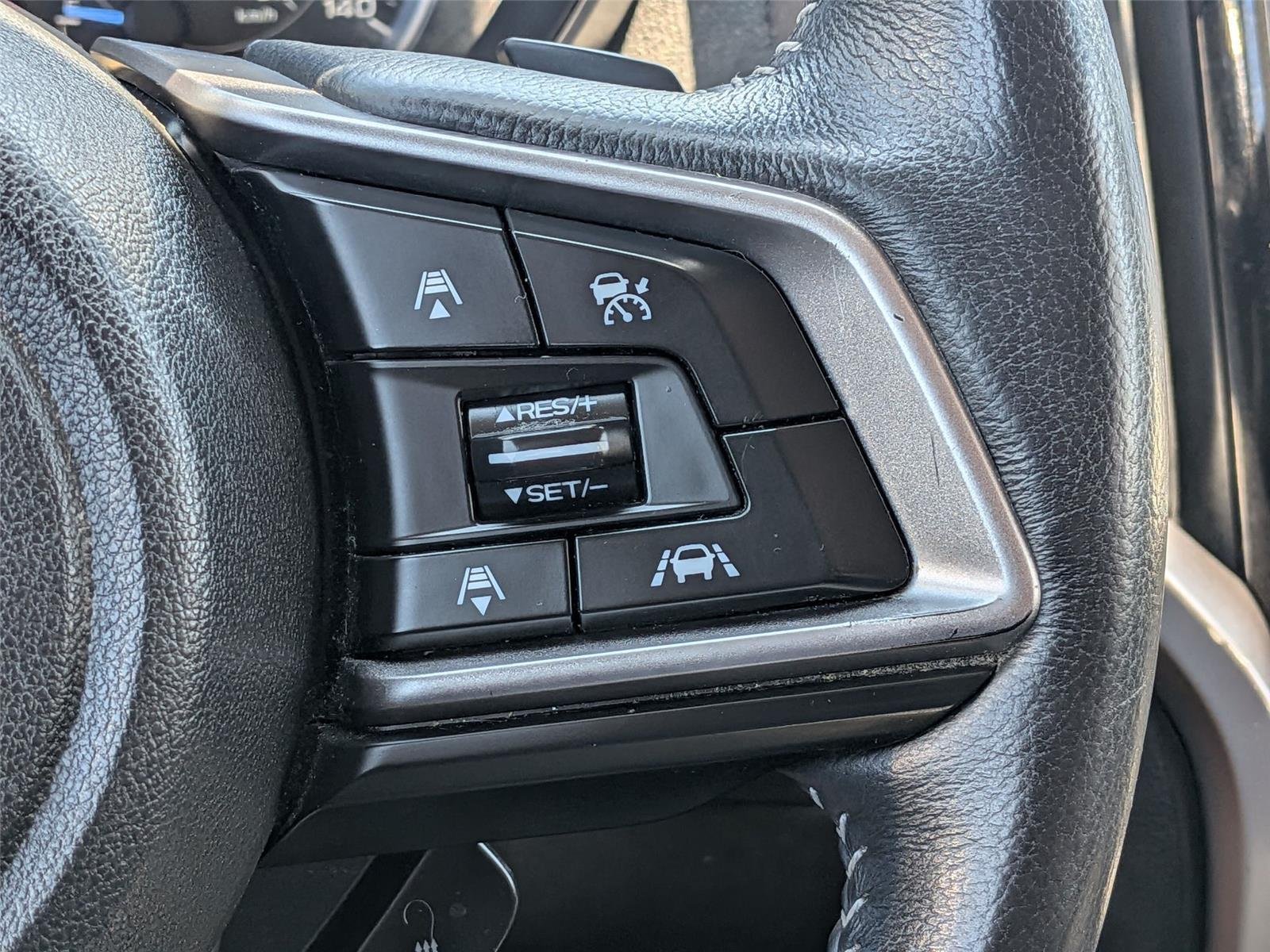 Used 2020 Ice Silver Metallic Subaru Limited image 20