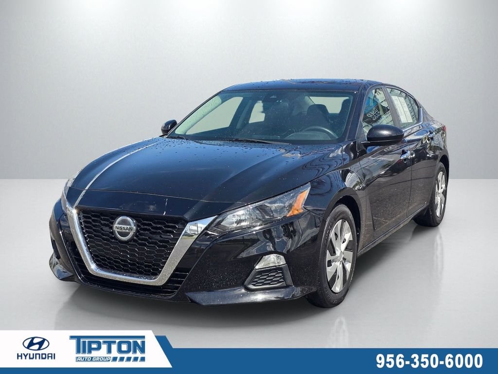 Used 2022 Black Nissan 2.5 S image 1