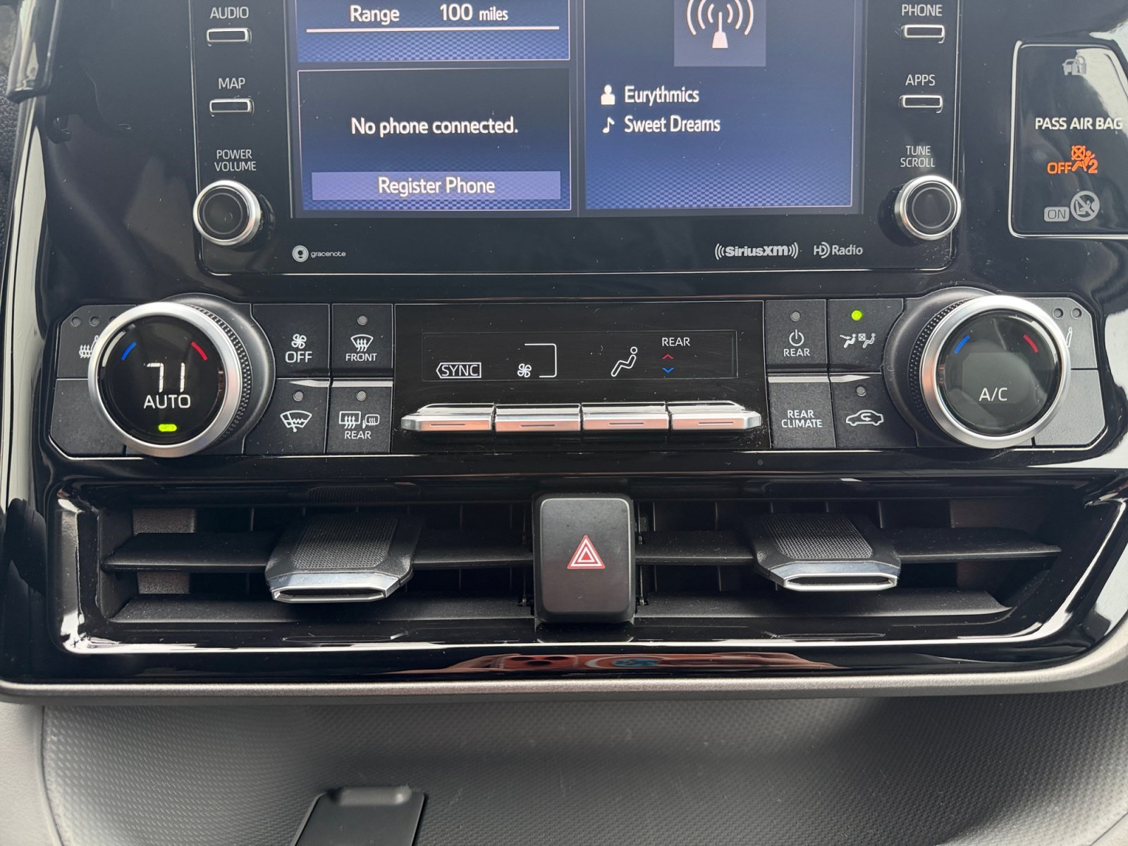 Used 2022 Amber Toyota XLE image 21