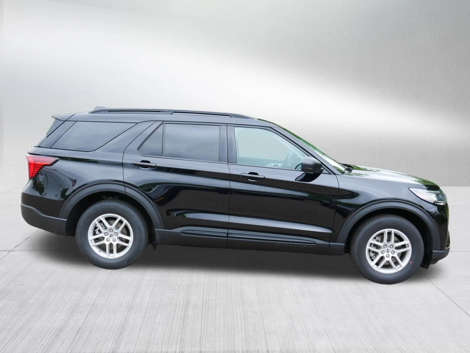 New 2026 Agate Black Metallic Ford Active w/200A Pkg image 8