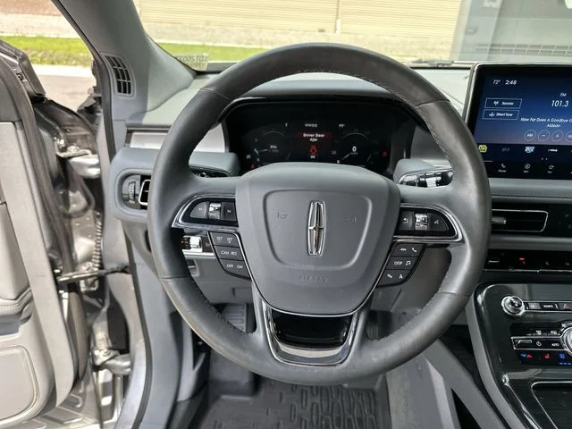Used 2022 Silver Lincoln Reserve image 15