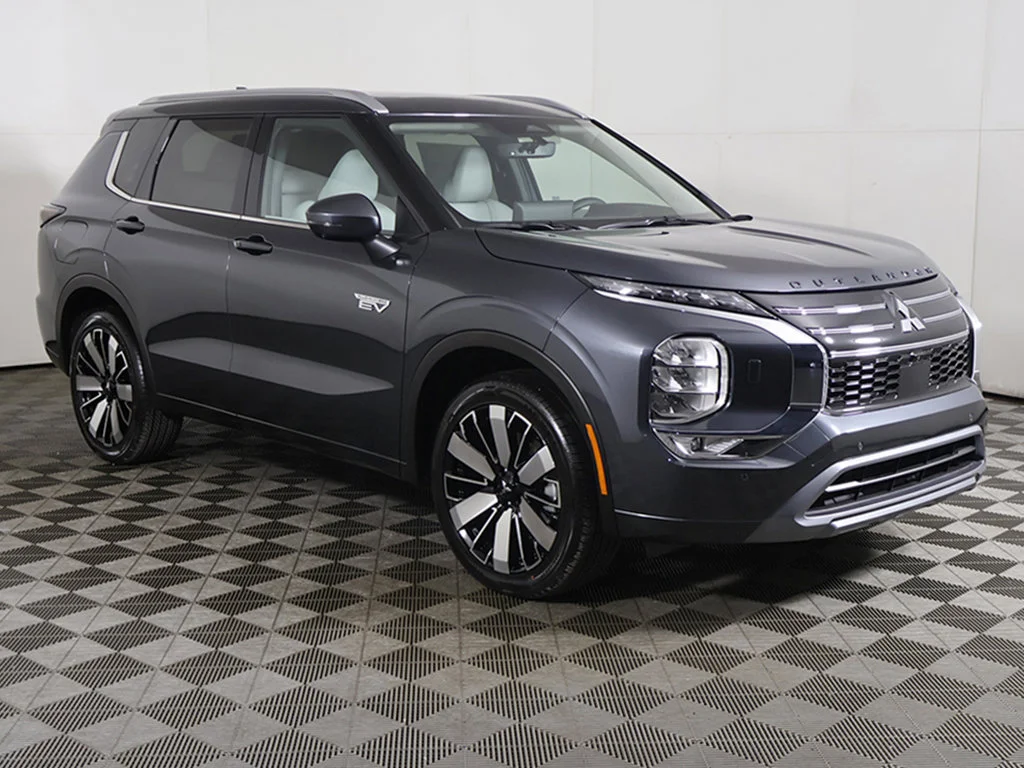 New 2026 Gray Mitsubishi SEL S-AWC image 64