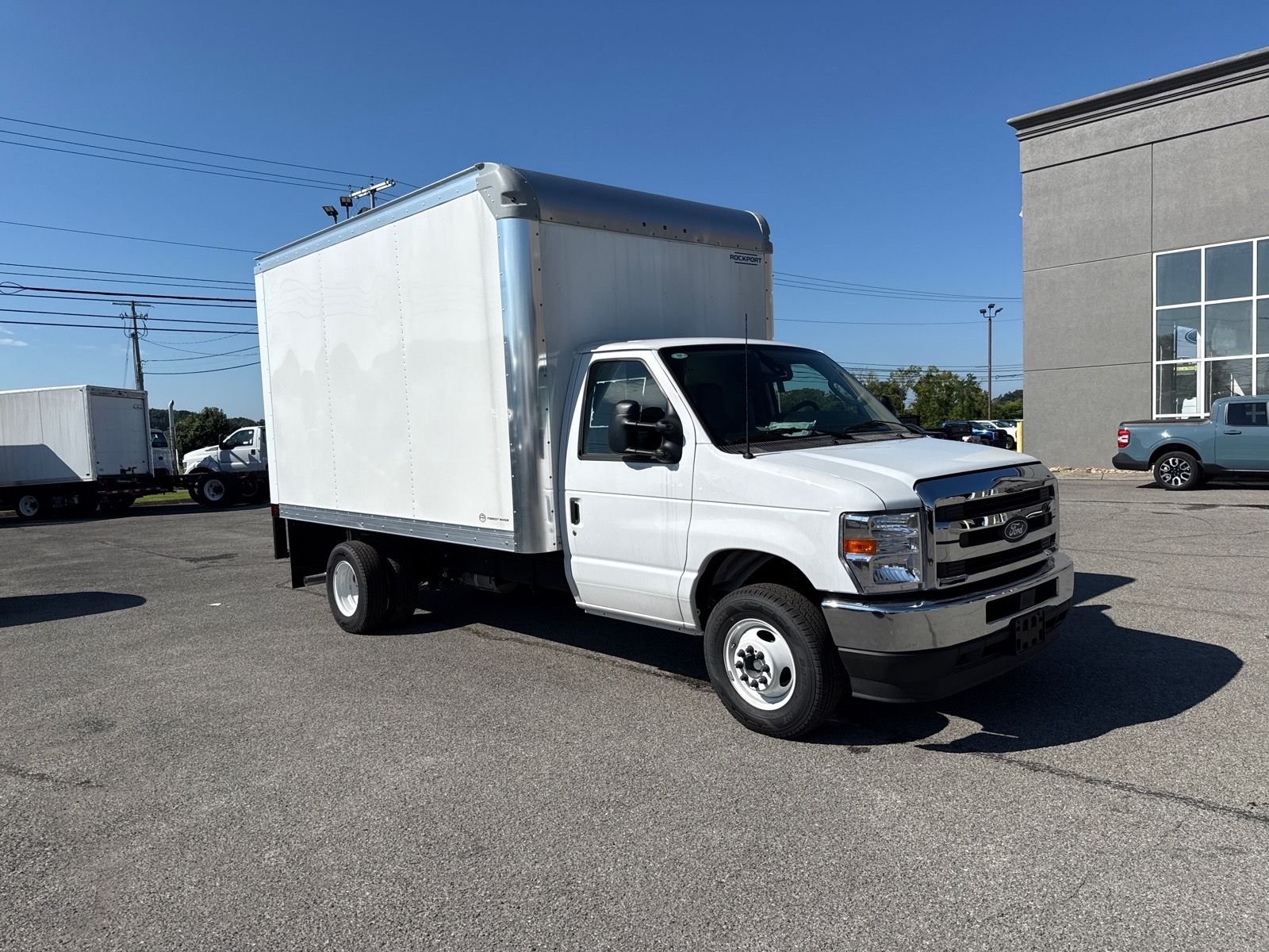 New 2026 Oxford White Ford E-450 DRW image 7