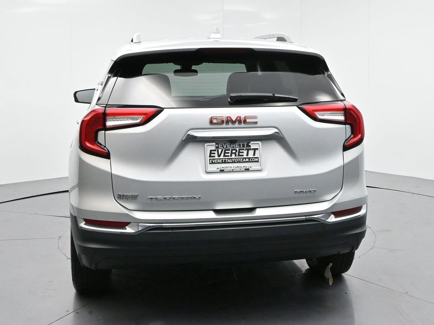 Used 2022 QUICKSILVER METALLIC GMC SLT image 6