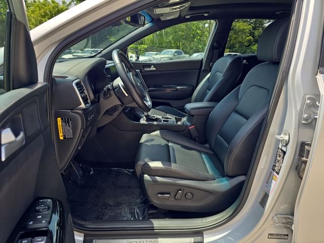 Used 2022 Silver Kia Nightfall image 13