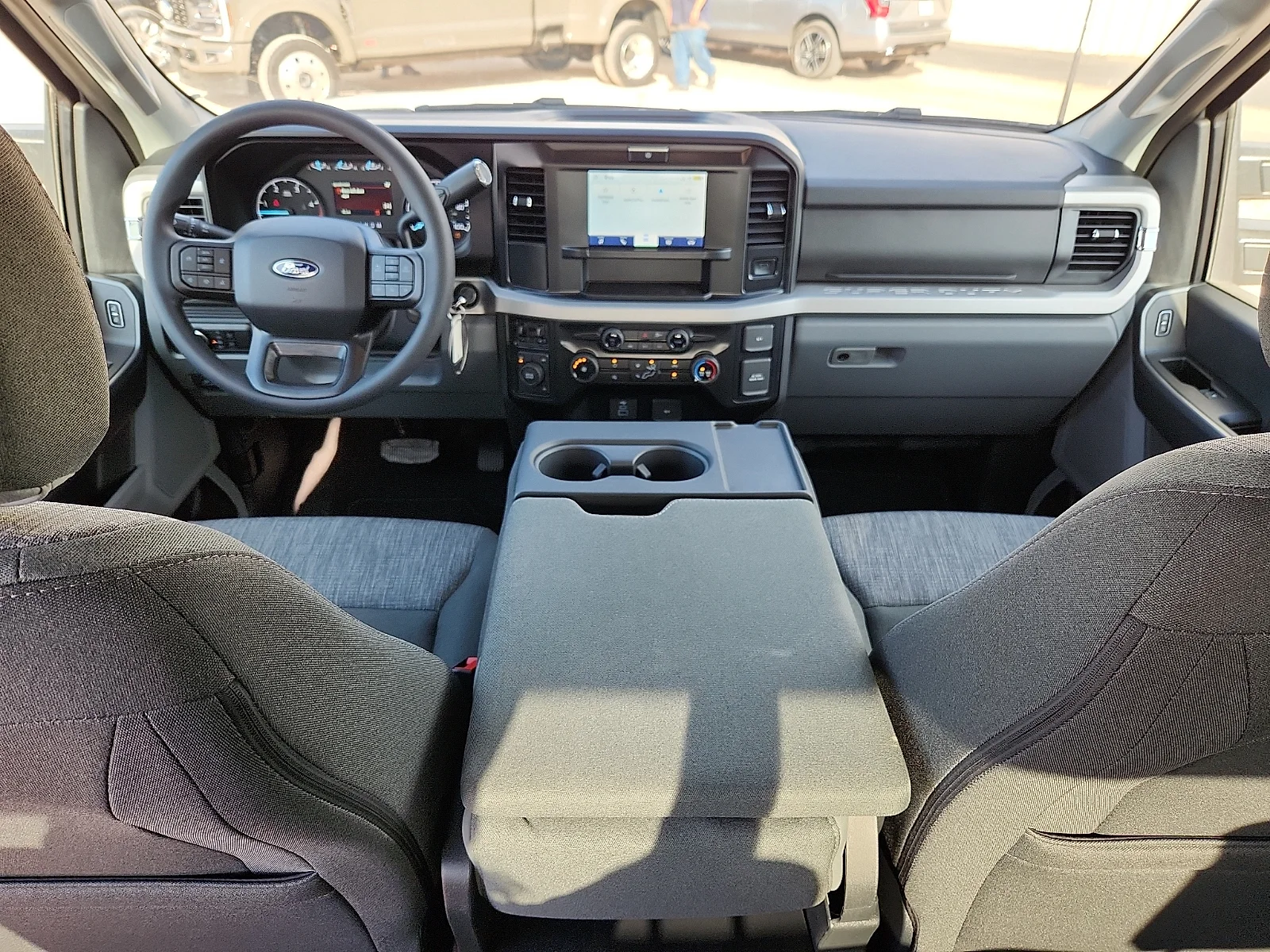 New 2027 Oxford White Ford XLT image 13