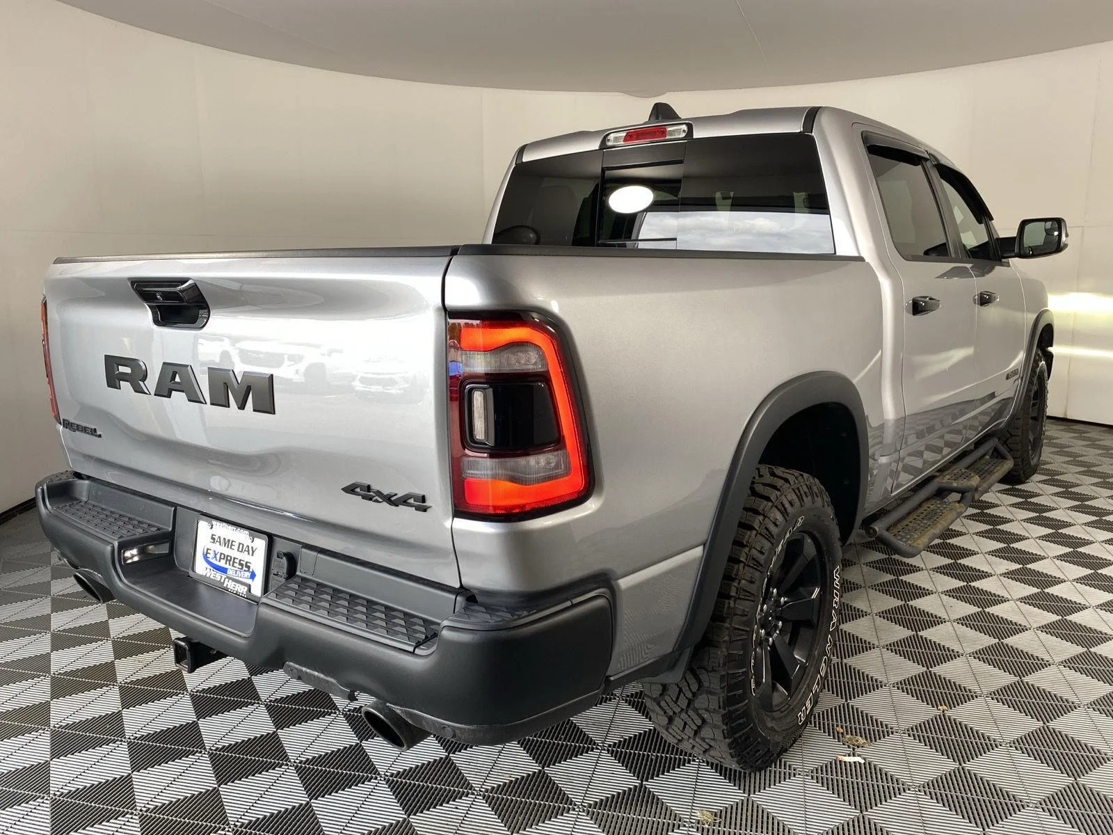 Used 2024 Billet Silver Metallic Clearcoat Ram Rebel image 5