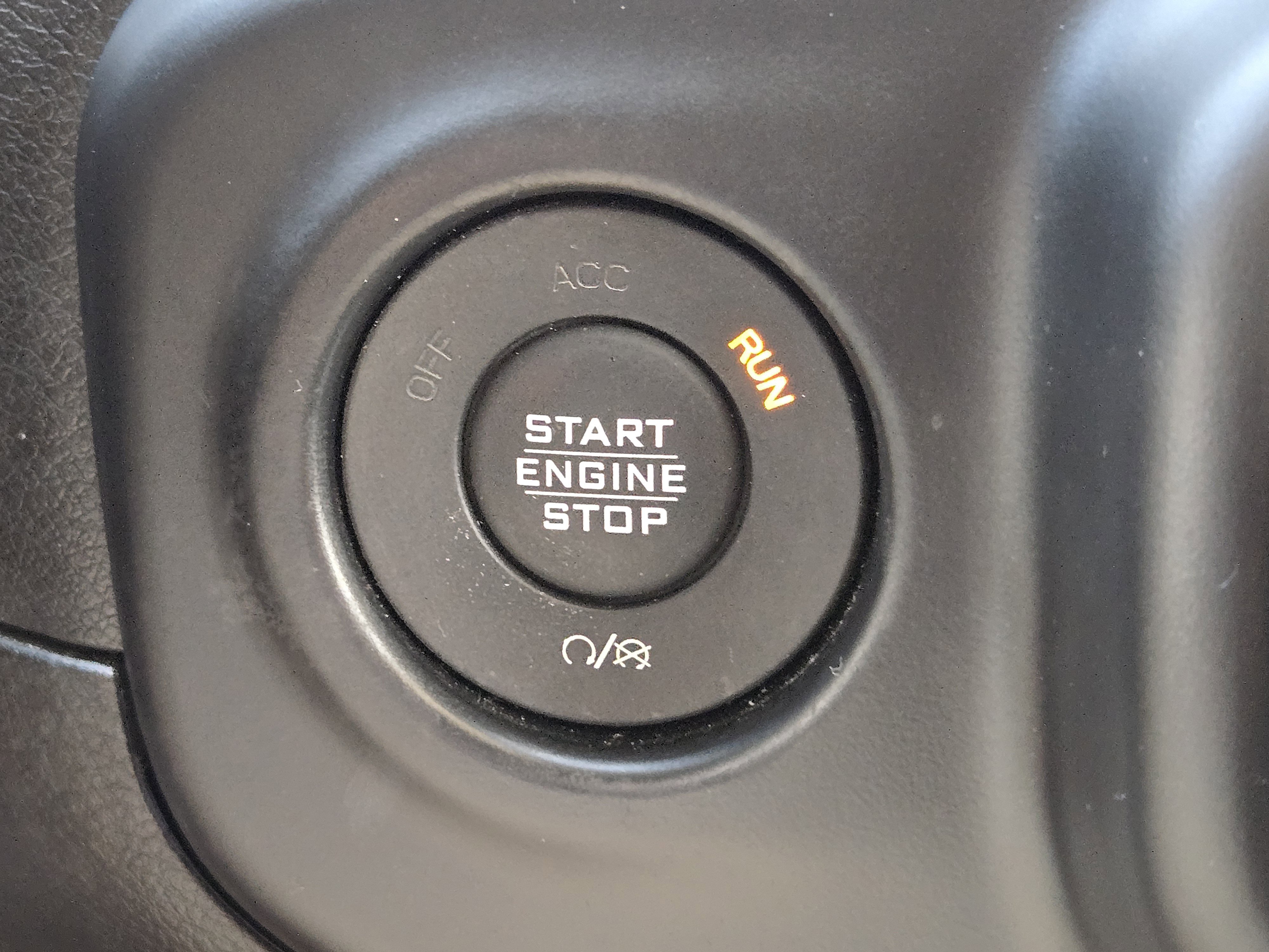 Used 2019 Granite Crystal Metallic Clearcoat Jeep Sport S image 22