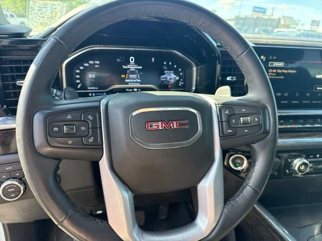 Used 2024 White GMC Elevation image 20