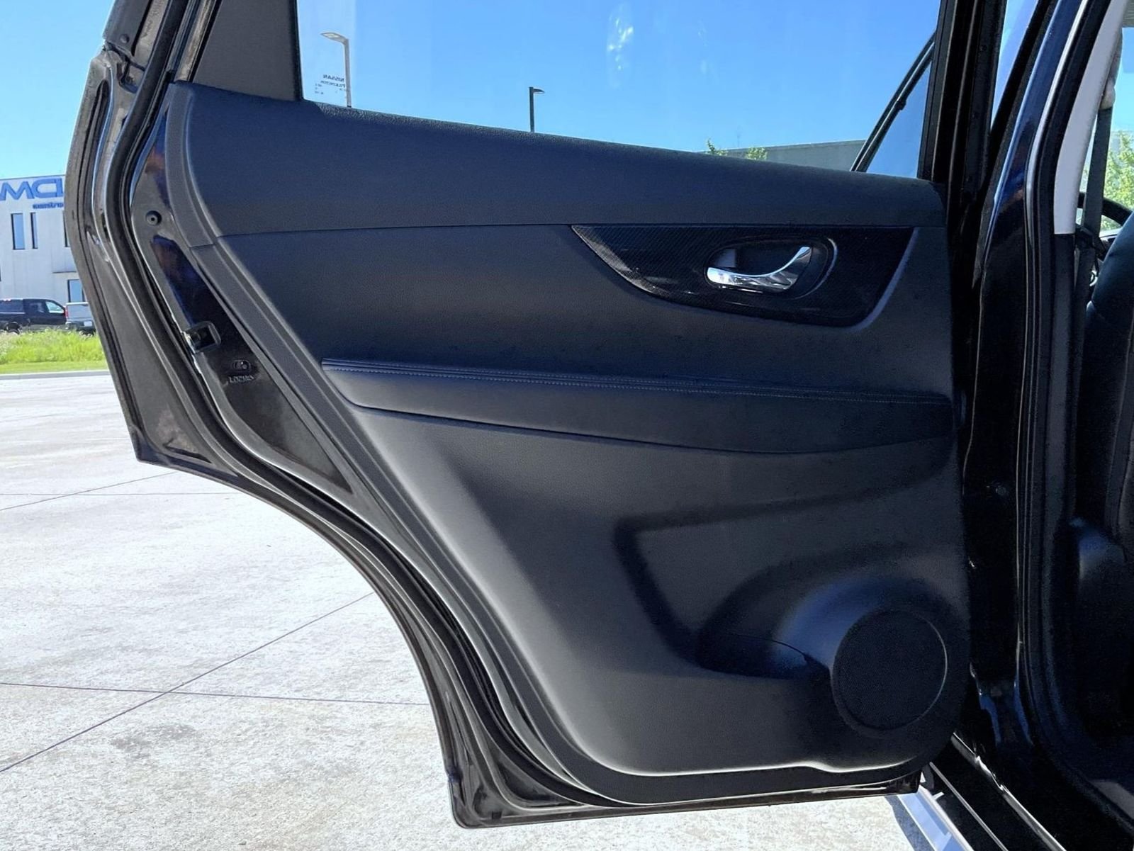 Used 2020 Black Nissan SL image 21