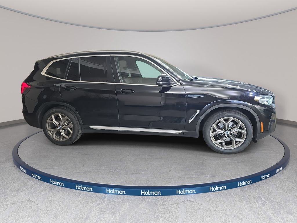 Used 2022 Black BMW xDrive30i image 5