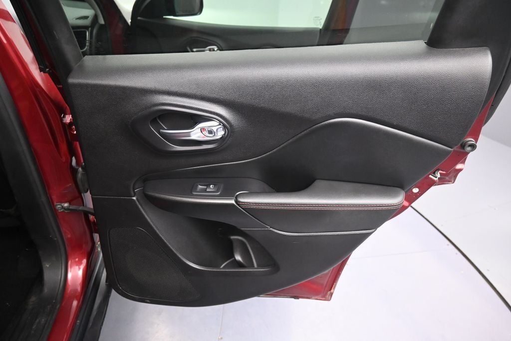 Used 2020 Velvet Red Pearlcoat Jeep Trailhawk image 21