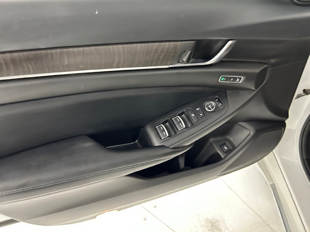 Used 2022  Honda EX-L image 12