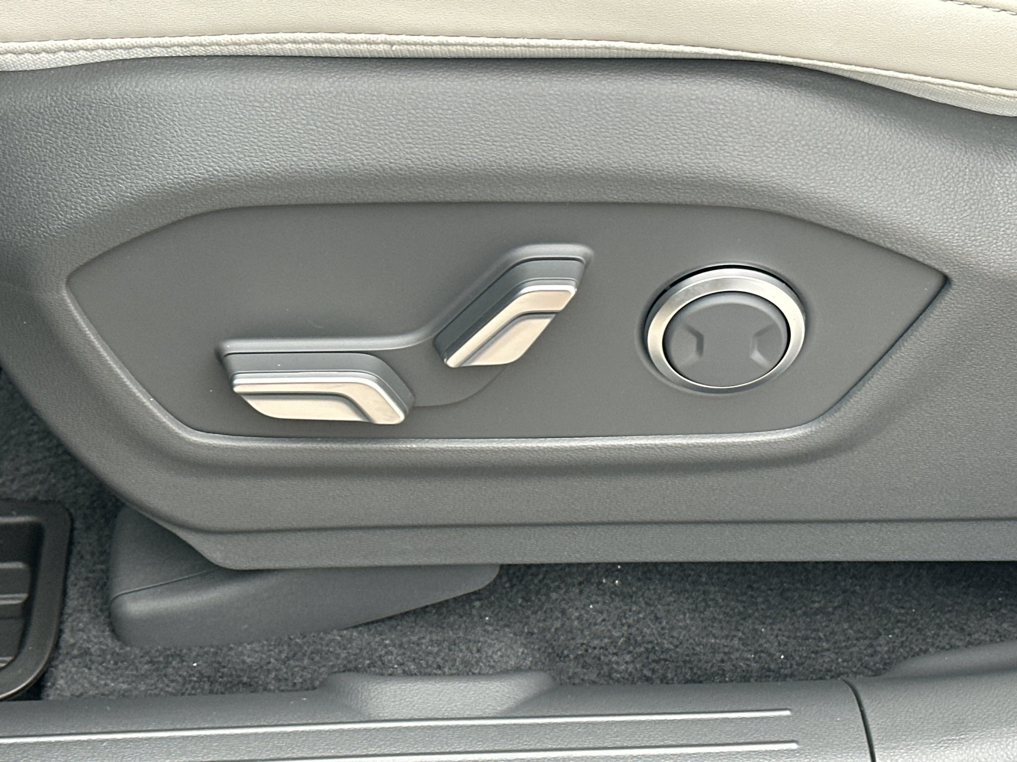 New 2026 Ecotronic Gray Hyundai SEL image 28