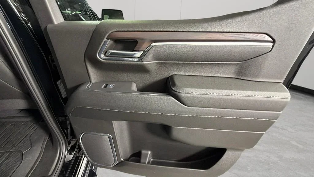 Certified Used 2024 Onyx Black GMC SLT image 36