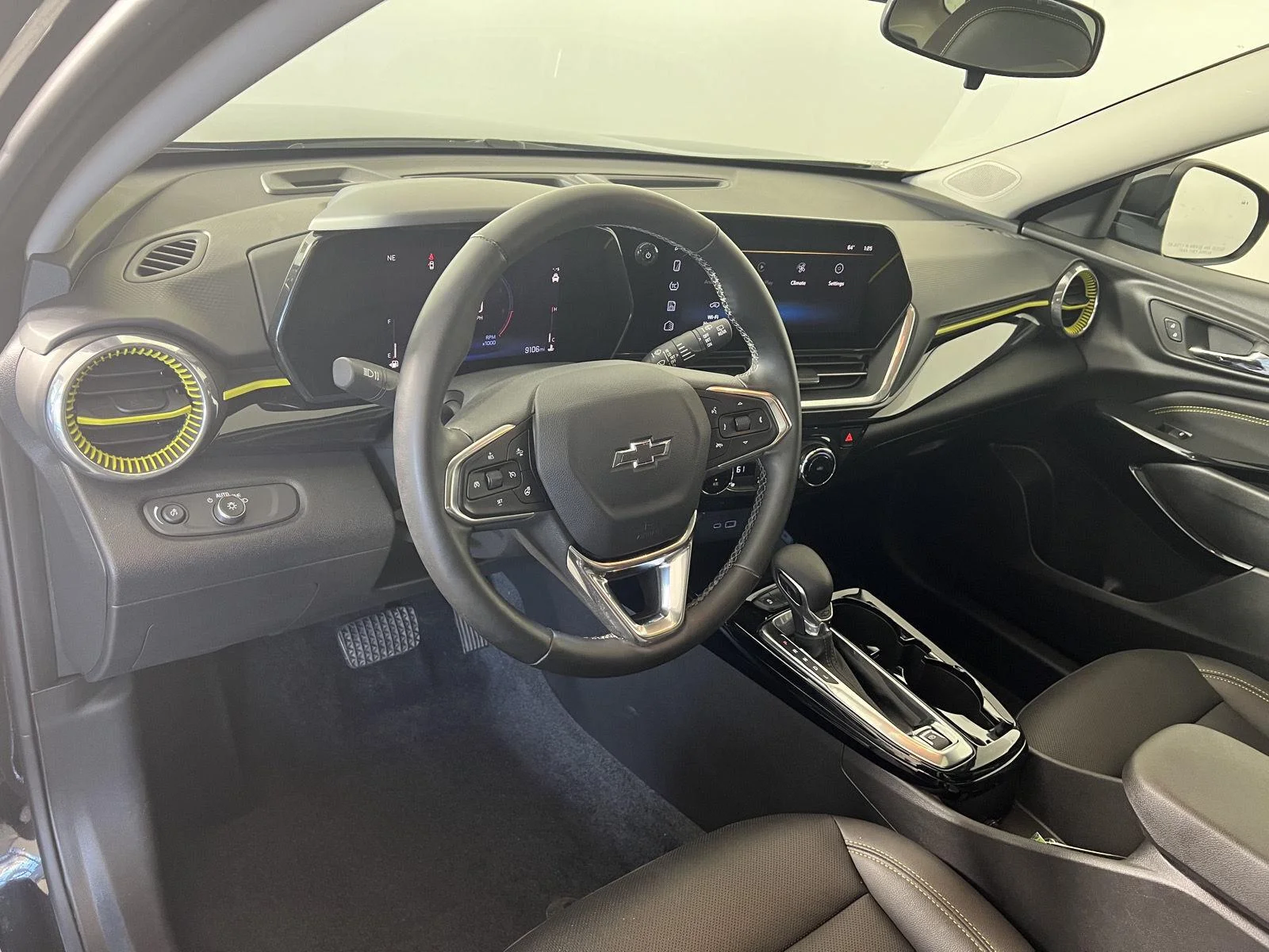 Used 2024 Mosaic Black Metallic Chevrolet ACTIV image 4