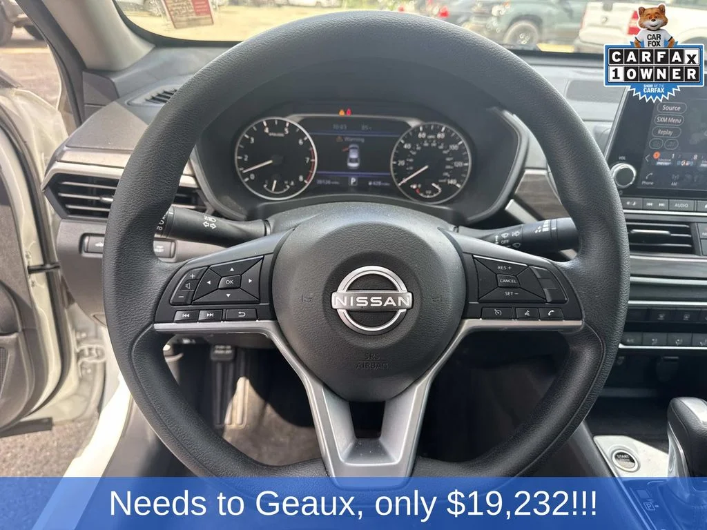 Used 2025 White Nissan 2.5 SV image 35