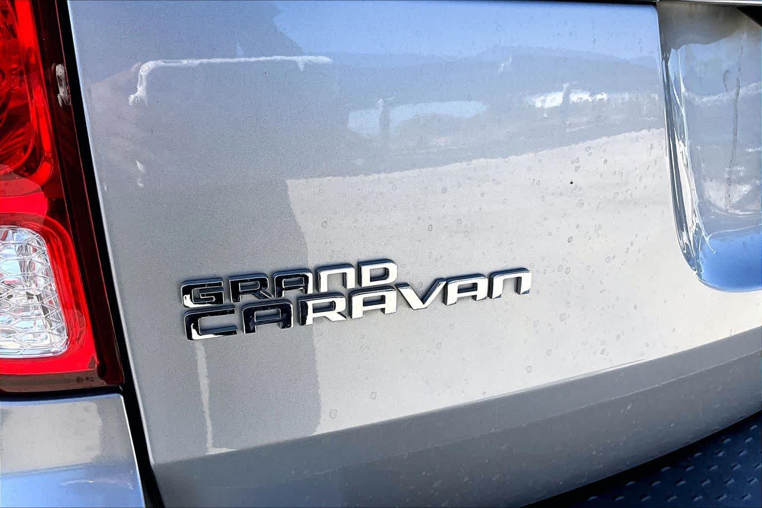 Used 2019 Billet Clearcoat Dodge SE Plus image 10