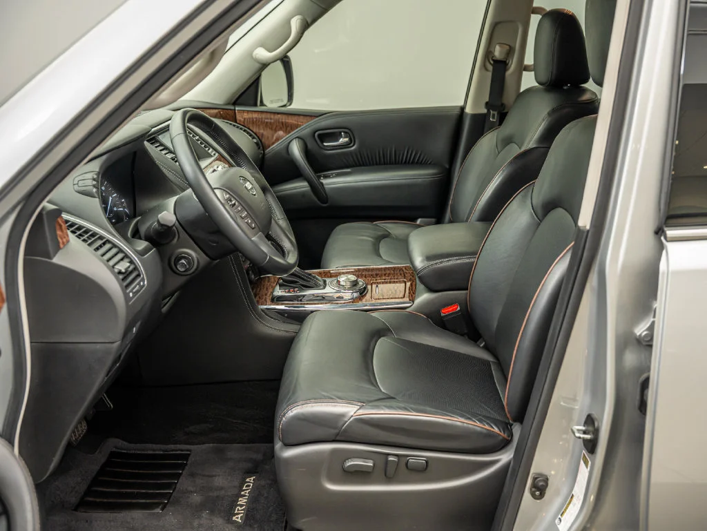 Used 2020 Brilliant Silver Metallic Nissan SL image 21