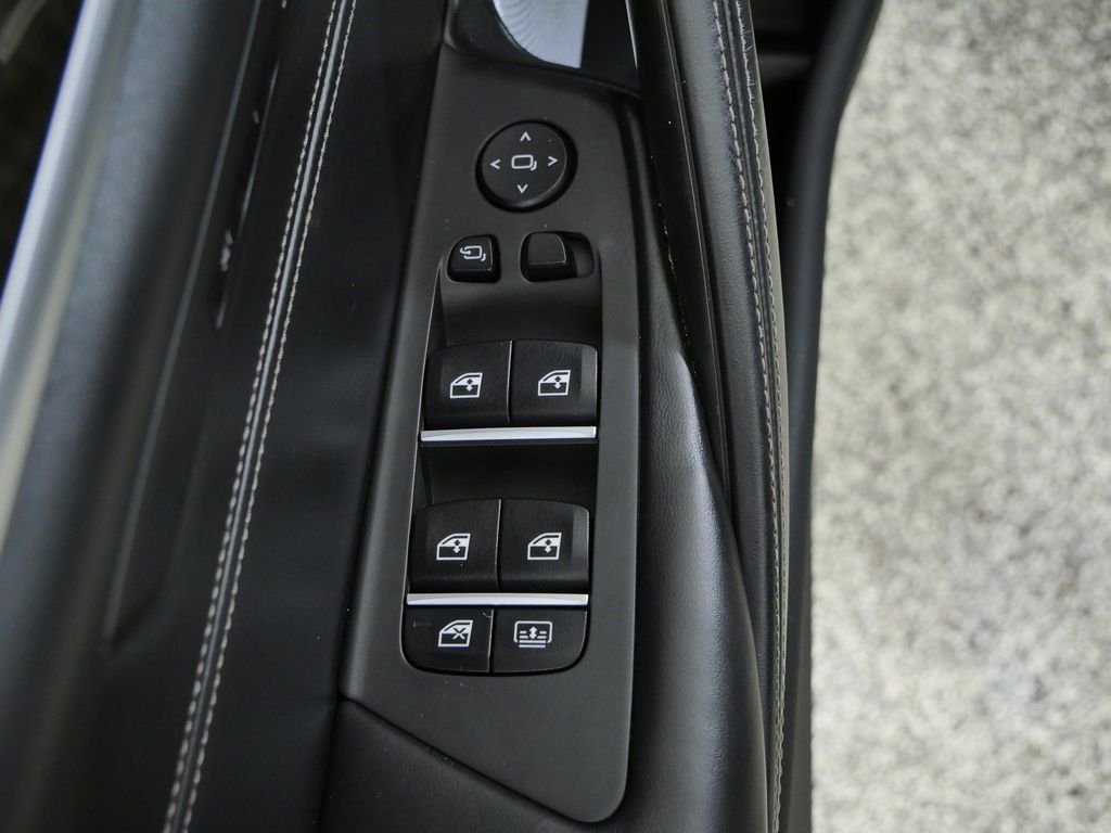 Used 2018 Carbon Black Metallic BMW M550i xDrive image 35