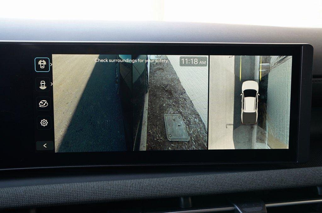 New 2025 Phantom Black Hyundai Limited image 25