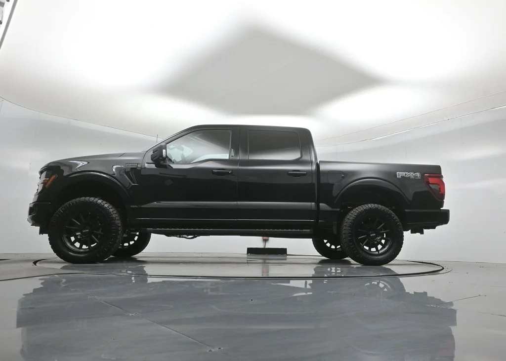 New 2026 Agate Black Metallic Ford XLT image 7