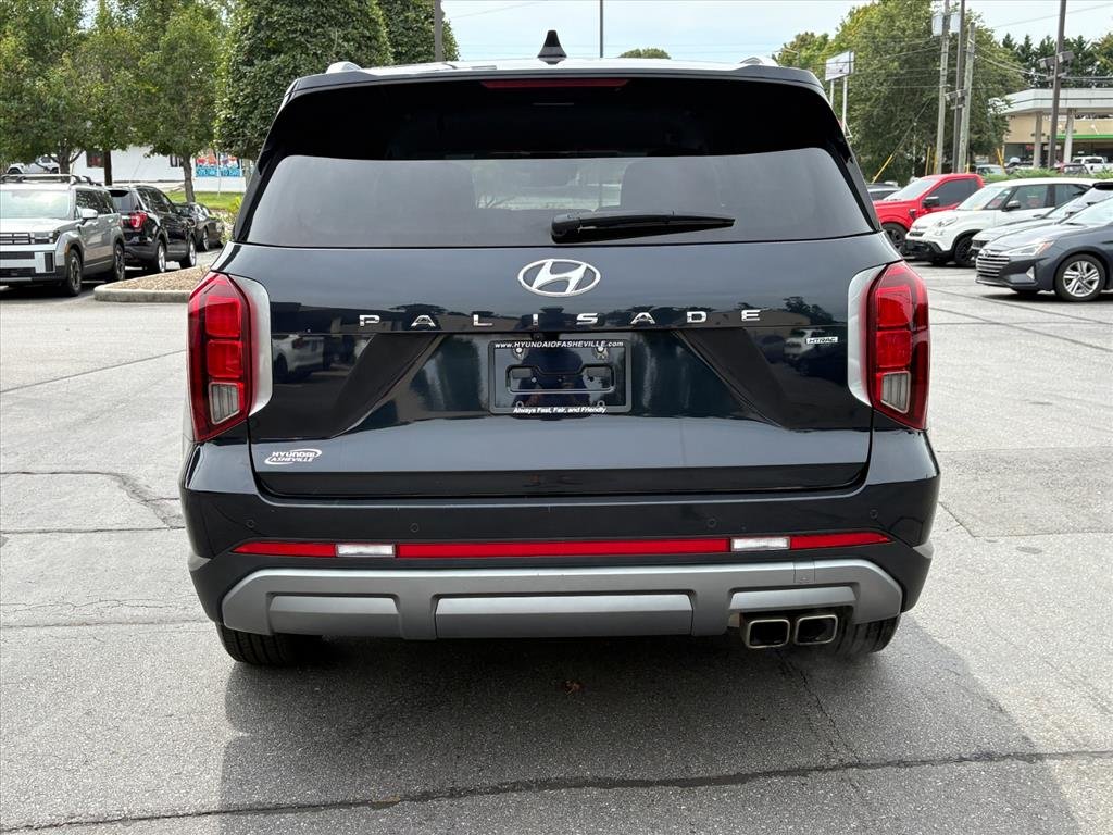 Certified Used 2024 Moonlight Cloud Hyundai SEL 7 Passenger image 4