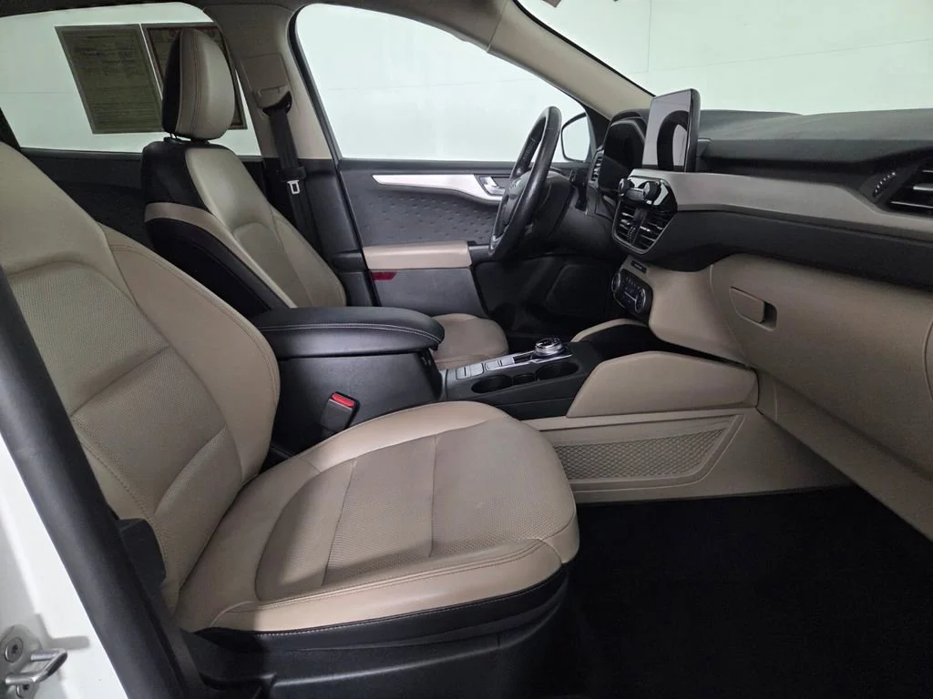 Used 2020 White Metallic Ford SEL image 32