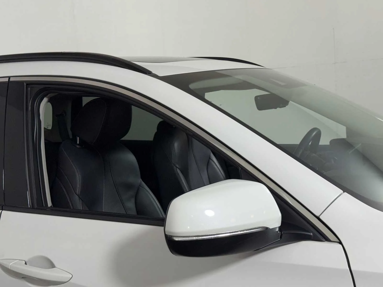 Used 2023 Platinum White Pearl Acura w/Technology Package image 30