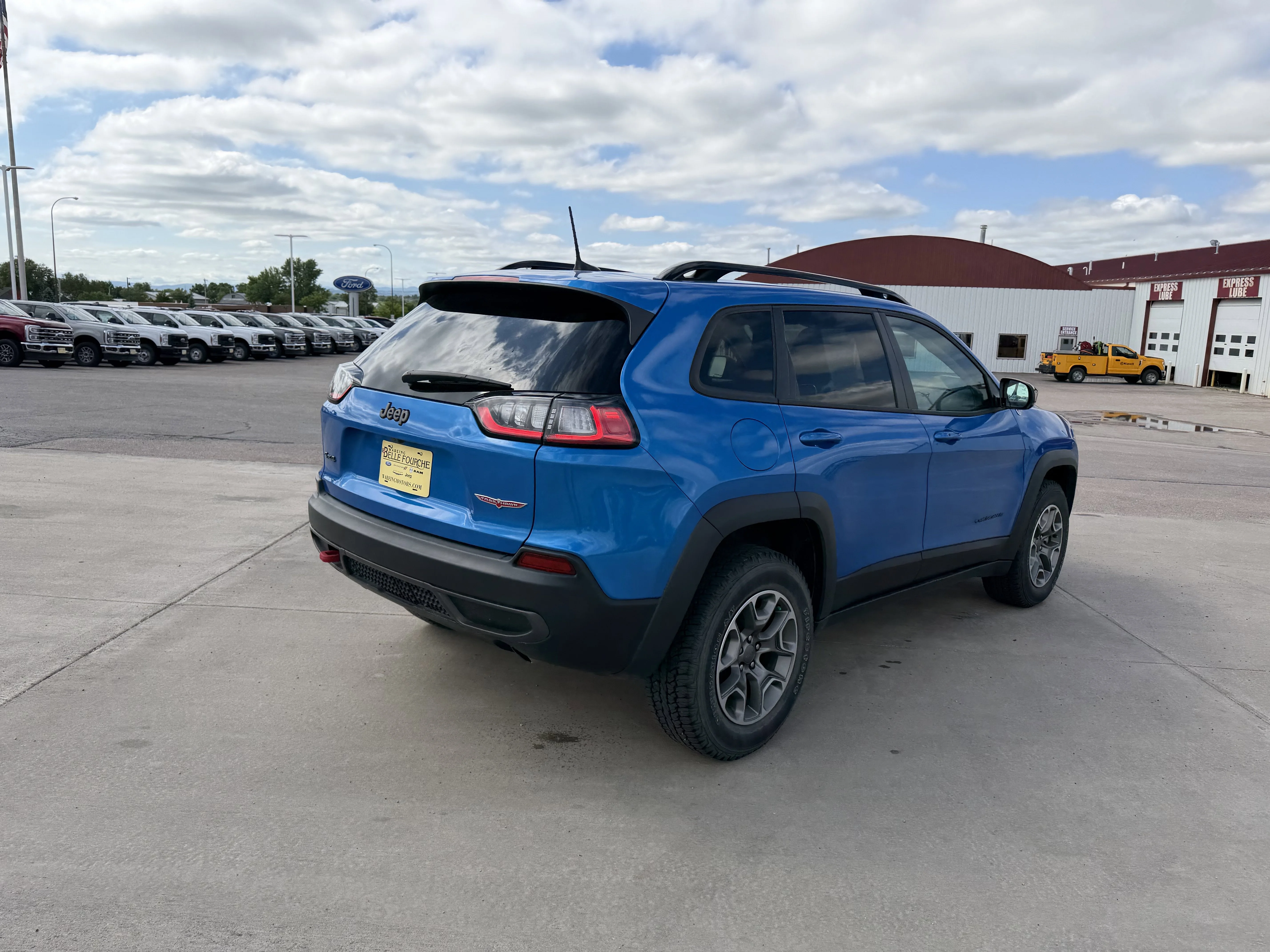 Used 2022 Hydro Blue Pearlcoat Jeep Trailhawk image 5