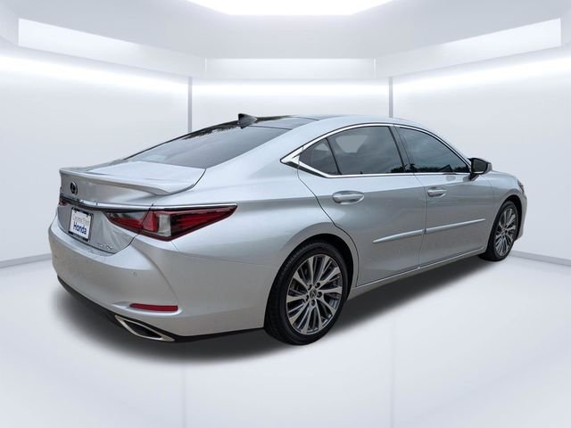 Used 2021 Silver Lexus 350 image 4