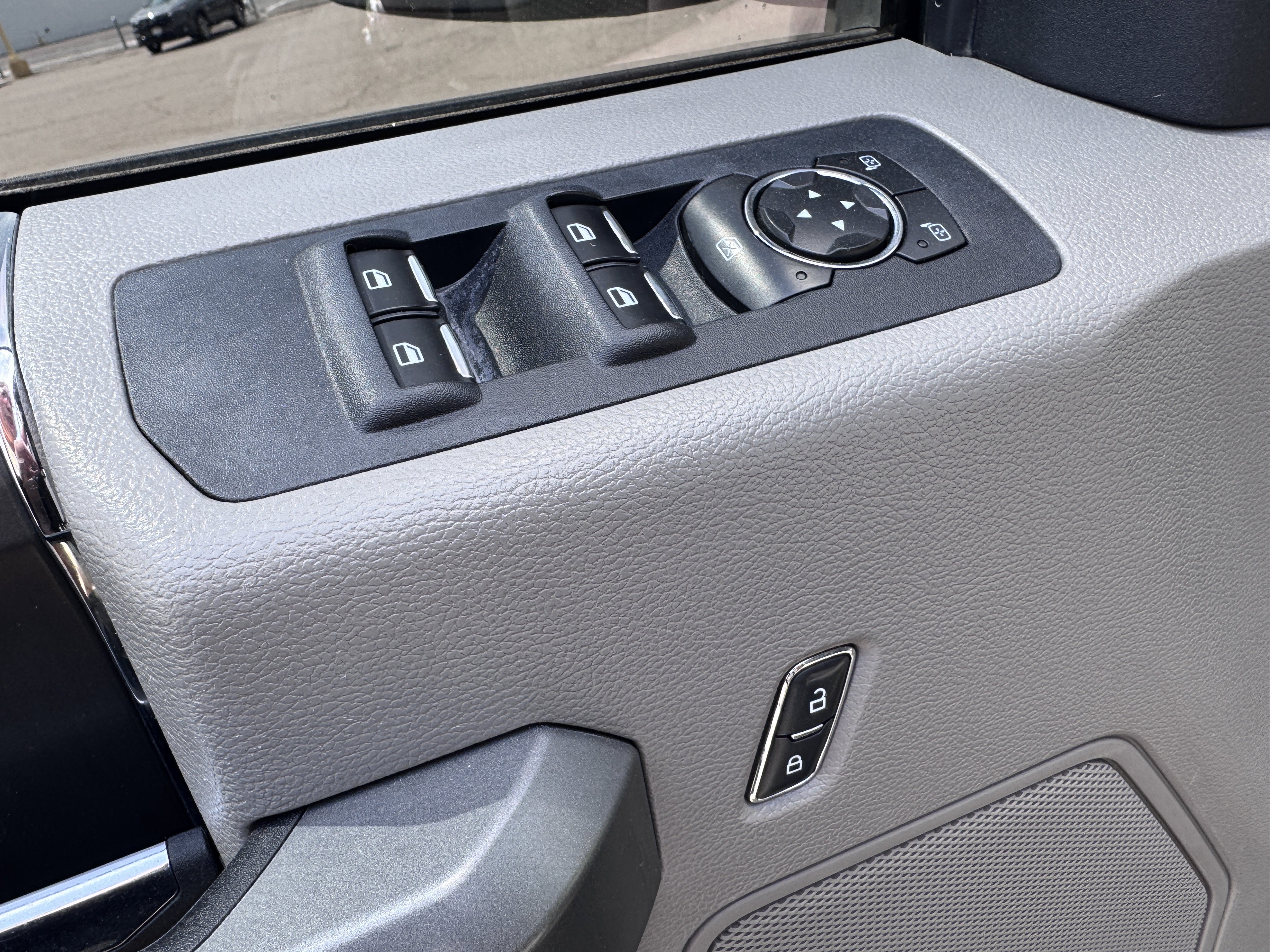 Used 2016 Black Ford XLT image 11