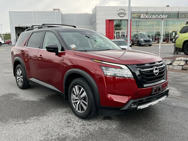 2023 Nissan Pathfinder SL