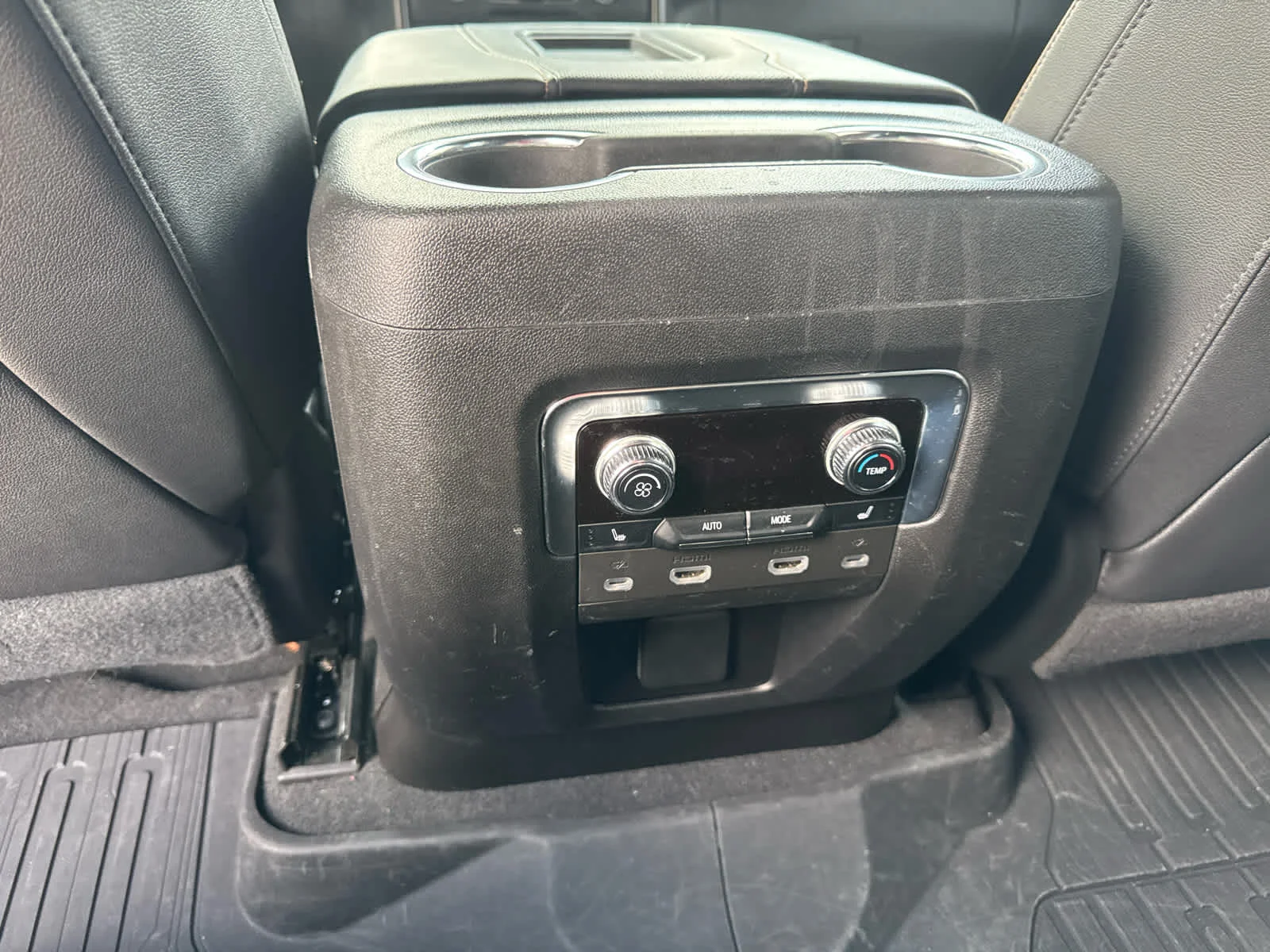 Used 2023 White Frost Tricoat GMC AT4 image 18