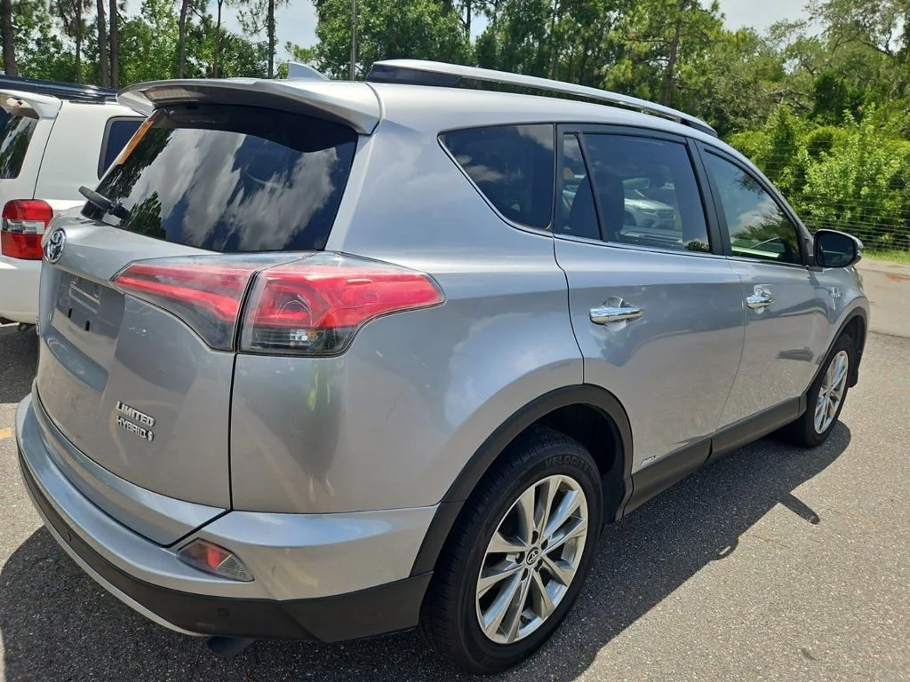 Used 2017 Silver Toyota Limited image 9